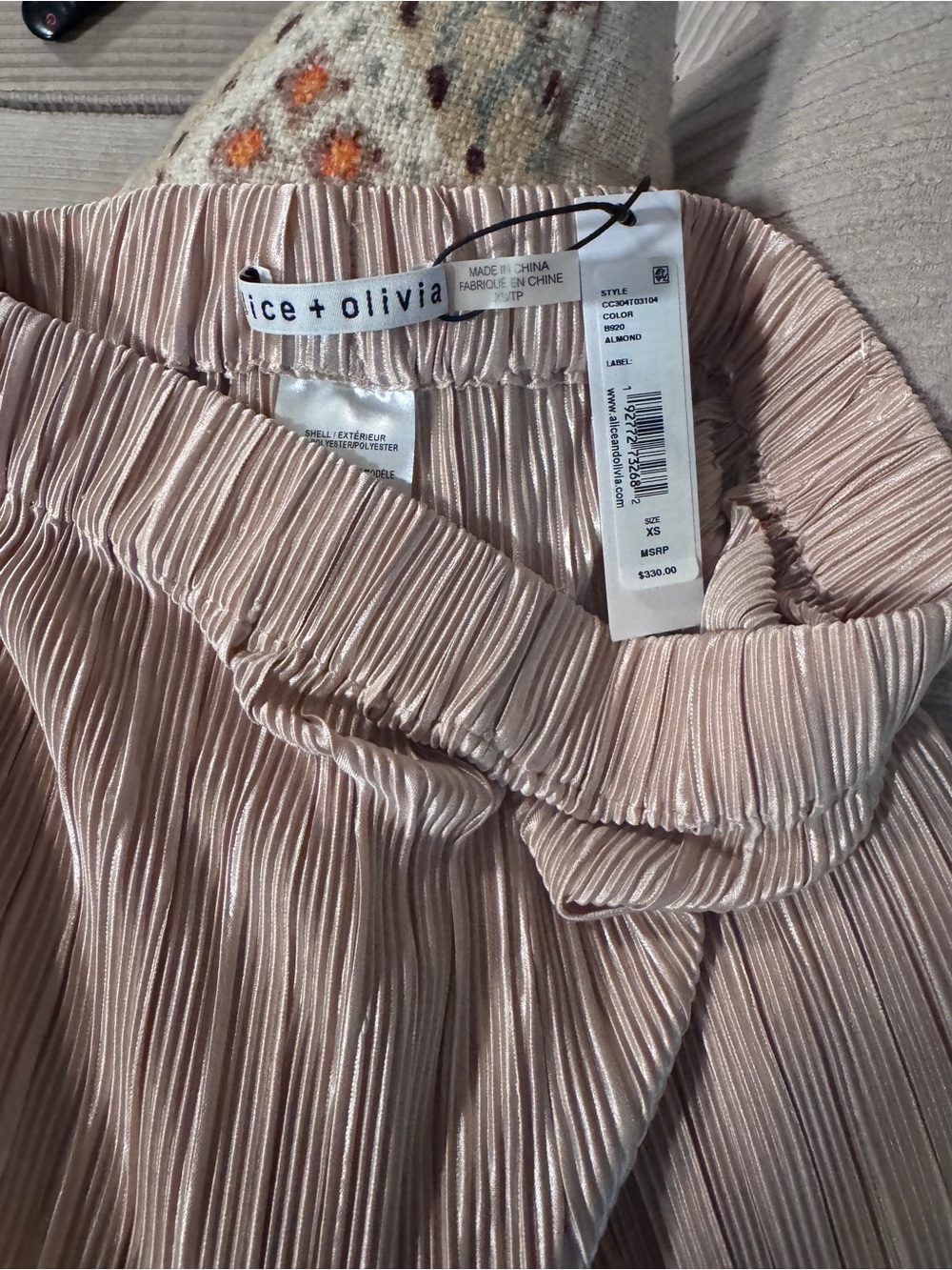 Alice + Olivia Pleated Pants XS NWT Almond Wide Leg Pull On MSRP $330 - Picture 12 of 12
